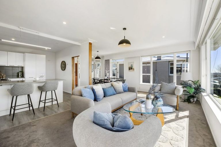 Photo of property in 21 Speedy Crescent, Hillcrest, Auckland, 0627