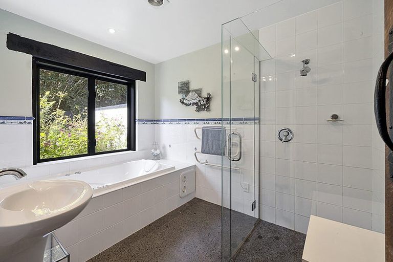 Photo of property in 475 Frankley Road, Hurworth, New Plymouth, 4371
