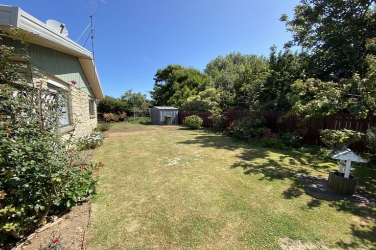 Photo of property in 16 Matai Place, Hawera, 4610