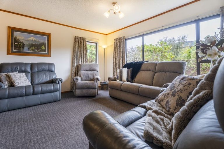 Photo of property in 7 Montrose Grove, Churton Park, Wellington, 6037