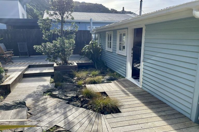 Photo of property in 171 Breaker Bay Road, Breaker Bay, Wellington, 6022