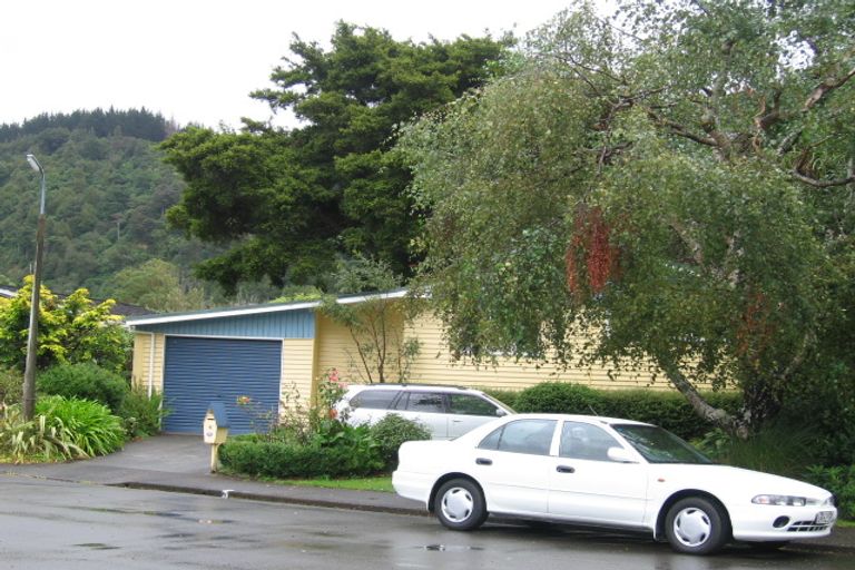 Photo of property in 11 Patutu Grove, Trentham, Upper Hutt, 5018