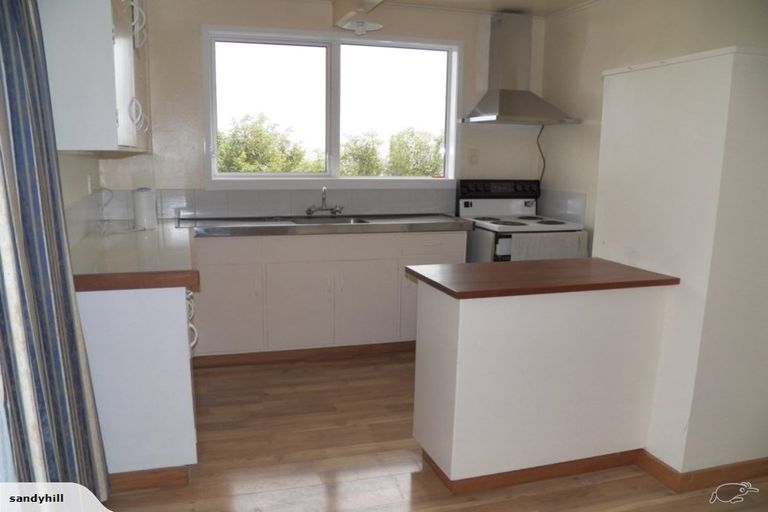 Photo of property in 33a Edgecombe Street, Newlands, Wellington, 6037