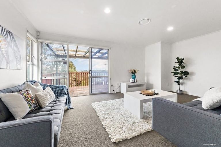 Photo of property in 4 Malmo Place, Massey, Auckland, 0614