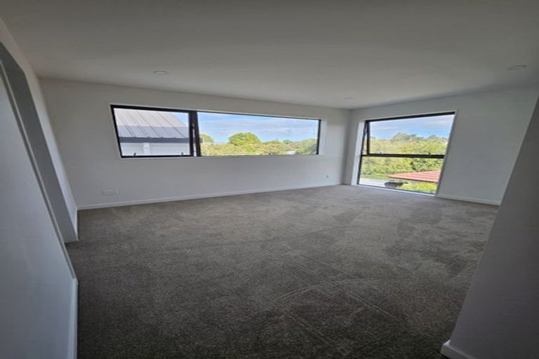 Photo of property in 35 Meadway, Sunnyhills, Auckland, 2010