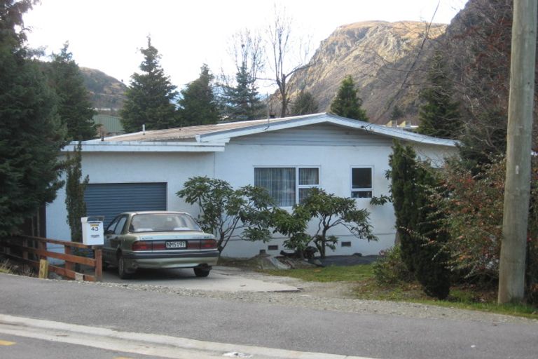 Photo of property in 43 Fryer Street, Queenstown, 9300