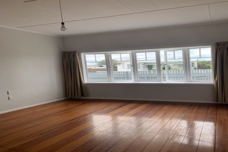 Photo of property in 9 Victoria Street, Levin, 5510