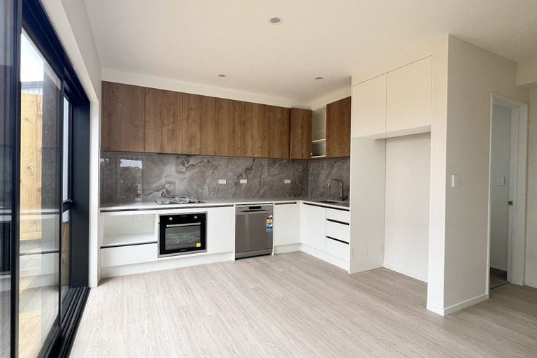 Photo of property in 105a Bond Crescent, Forrest Hill, Auckland, 0620