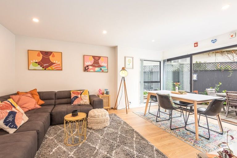 Photo of property in 2/56 Saint James Avenue, Papanui, Christchurch, 8053