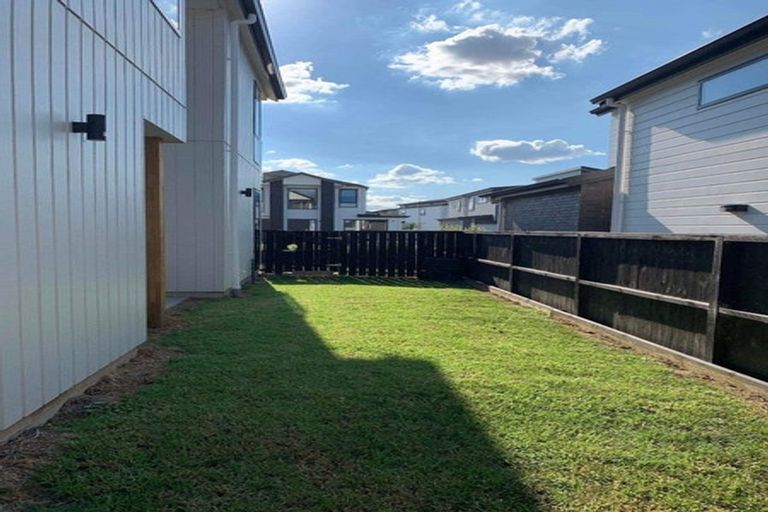 Photo of property in 9 Kearns Drive, Hobsonville, Auckland, 0616