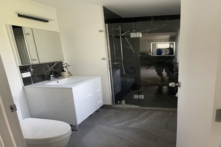 Photo of property in 48 Tiri Tiri Road, Birkdale, Auckland, 0626