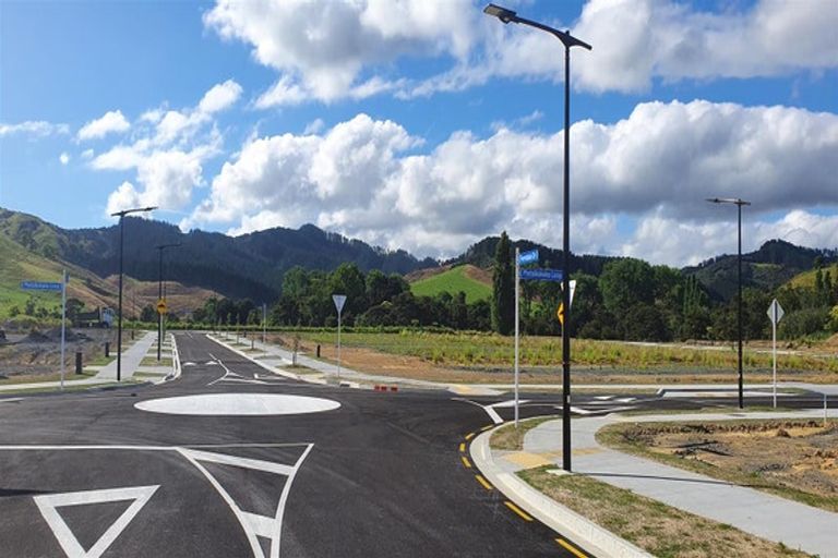 Photo of property in 1 Lamont Place, Waikanae, 5036