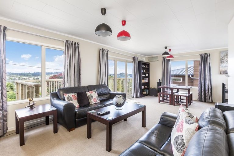 Photo of property in 29 Melandra Road, Stanmore Bay, Whangaparaoa, 0932
