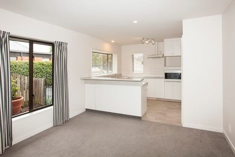 Photo of property in 29 Garreg Road, Fendalton, Christchurch, 8052