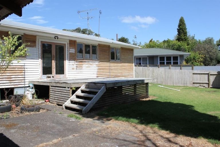 Photo of property in 24 Hinau Street, New Lynn, Auckland, 0600
