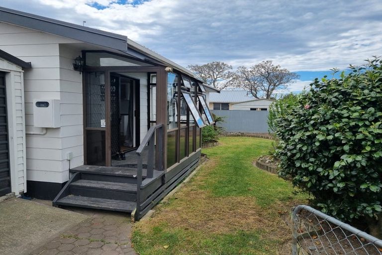 Photo of property in 2/32 Spriggs Crescent, Greenmeadows, Napier, 4112