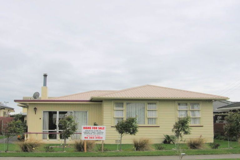 Photo of property in 11a Cook Street, Foxton, 4814