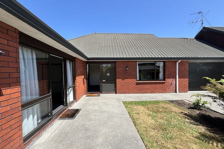 Photo of property in 6 Calverton Place, Halswell, Christchurch, 8025