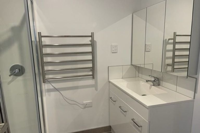 Photo of property in 207/28c Eileen Newey Place, Henderson, Auckland, 0612