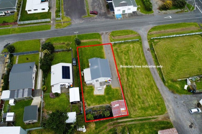 Photo of property in 39 Domett Street, Opunake, 4616