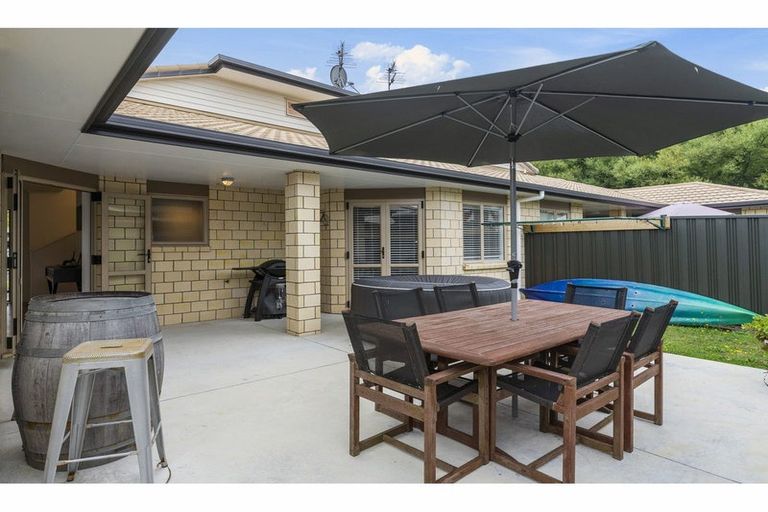 Photo of property in 33/64 Kawaha Point Road, Kawaha Point, Rotorua, 3010