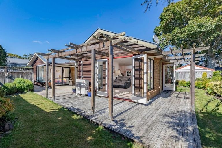Photo of property in 617f1- Fergusson Drive, Trentham, Upper Hutt, 5018