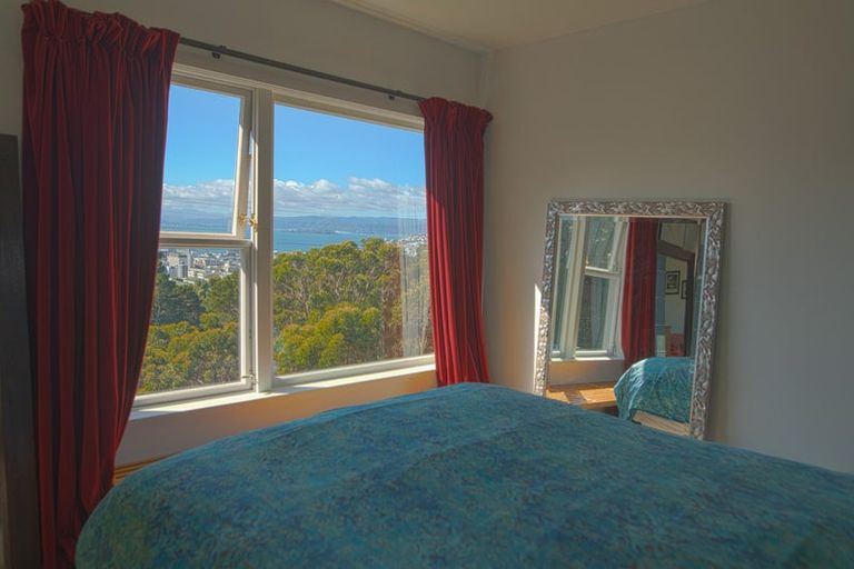 Photo of property in 61a Mortimer Terrace, Brooklyn, Wellington, 6021