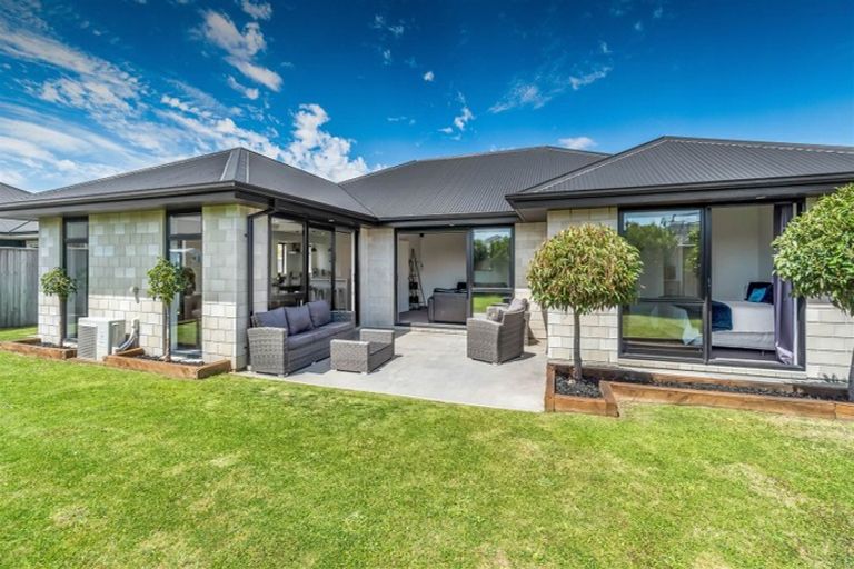 Photo of property in 31 Lewis Crescent, Rolleston, 7614