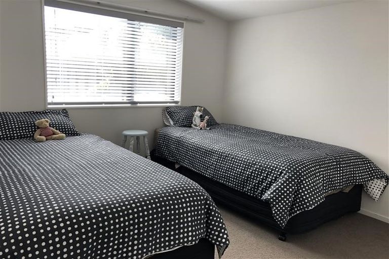 Photo of property in 14 Islington Place, Wanaka, 9305