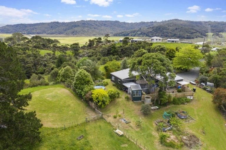 Photo of property in 58 Sheffield Road, Helensville, 0875