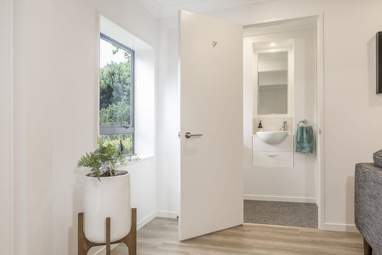 Photo of property in 89 Seaview Road, Glenfield, Auckland, 0629