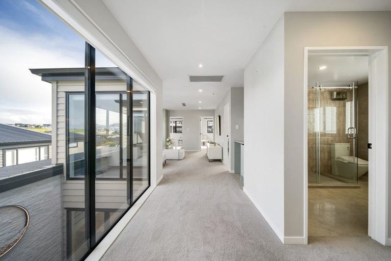 Photo of property in 2 Hanikura Street, Long Bay, Auckland, 0630