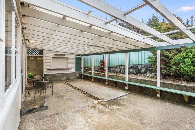 Photo of property in 83 Bird Grove, Stokes Valley, Lower Hutt, 5019