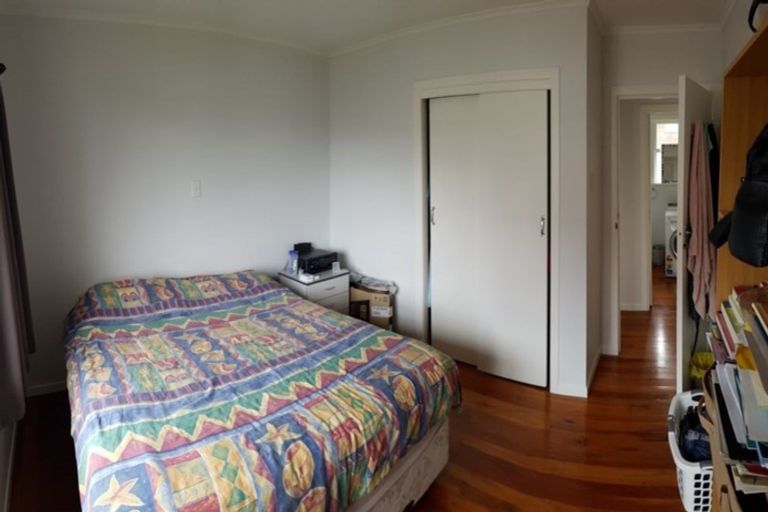 Photo of property in 10 Harding Avenue, Te Atatu South, Auckland, 0610