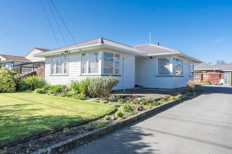 Photo of property in 15 Gainsborough Street, Hoon Hay, Christchurch, 8025