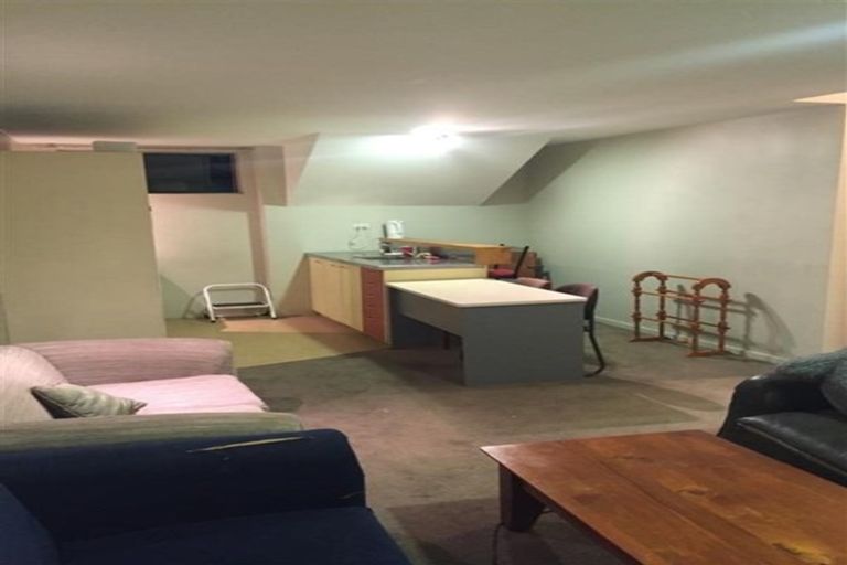 Photo of property in 10/5u Hopper Street, Mount Cook, Wellington, 6011