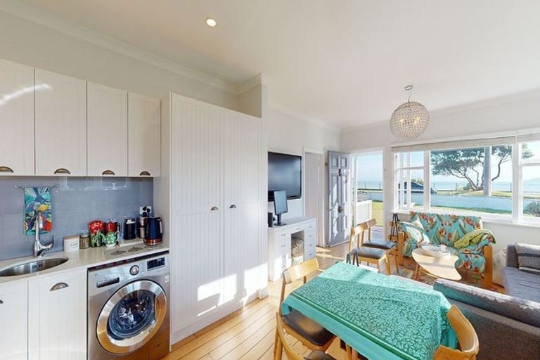 Photo of property in 96 Marine Parade, Paraparaumu Beach, Paraparaumu, 5032