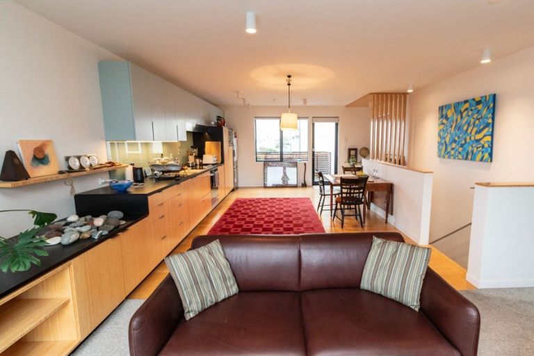 Photo of property in 76 Brougham Street, Mount Victoria, Wellington, 6011