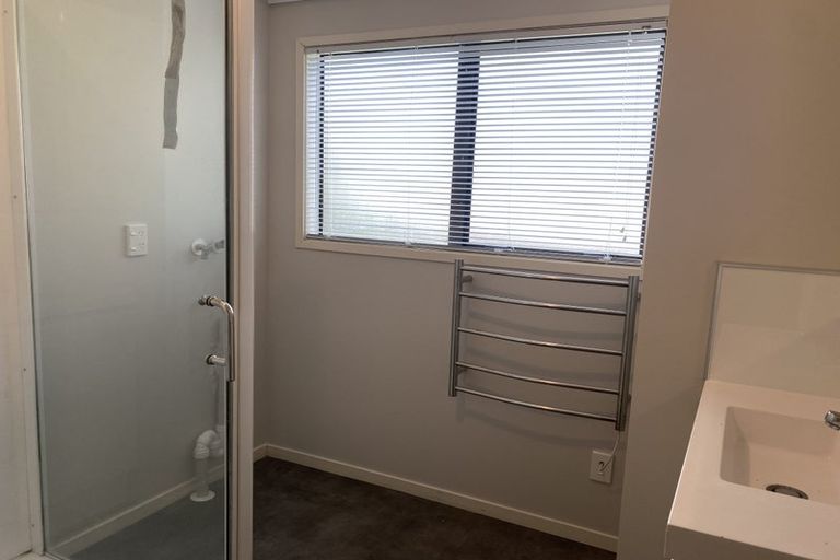 Photo of property in 18 Malmo Place, Massey, Auckland, 0614