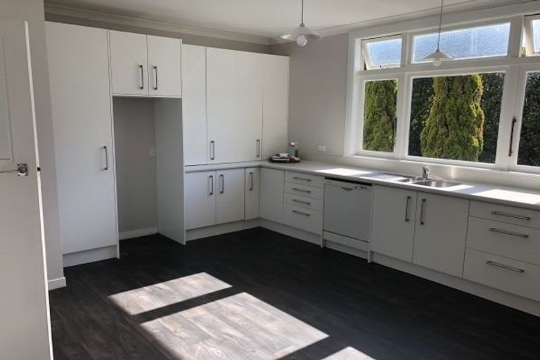 Photo of property in 313-315 Tennent Drive, Turitea, Palmerston North, 4472