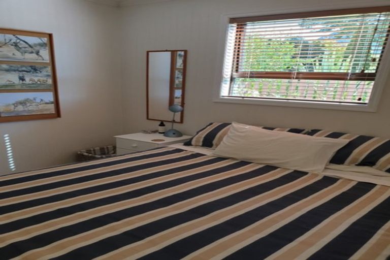Photo of property in 20 Broadway, Picton, 7220