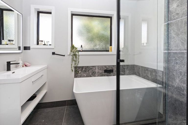 Photo of property in 36 Gould Crescent, Woolston, Christchurch, 8023