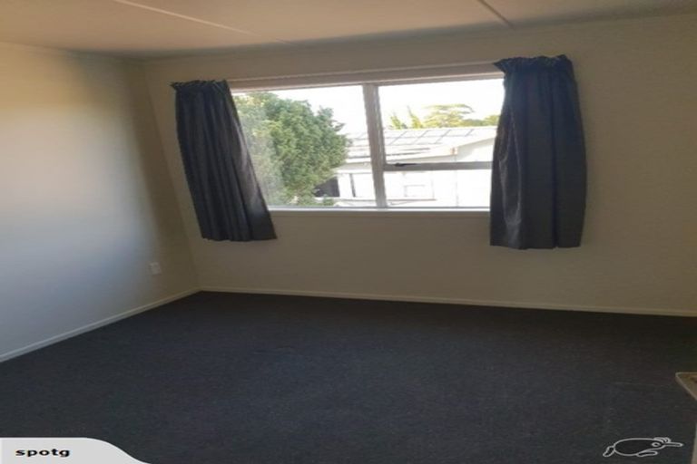 Photo of property in 8 Hinekohu Street, New Lynn, Auckland, 0600