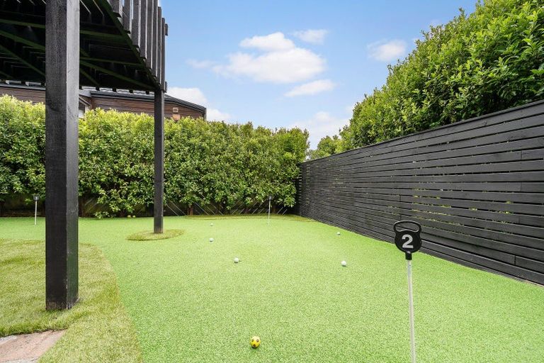 Photo of property in 15 Satara Crescent, Khandallah, Wellington, 6035