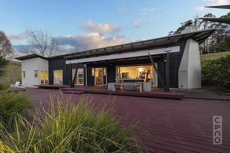 Photo of property in 8 Pineview Lane, Helensville, 0875