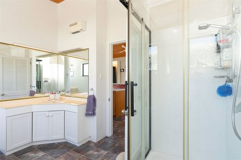 Photo of property in 2 Tahi Road, Paraparaumu Beach, Paraparaumu, 5032