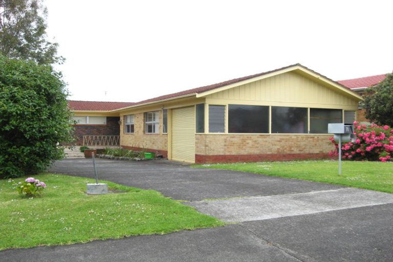 Photo of property in 71 Muir Avenue, Mangere Bridge, Auckland, 2022