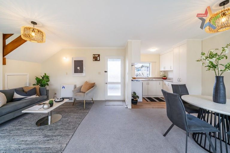 Photo of property in 74f4 Freyberg Street, Lyall Bay, Wellington, 6022