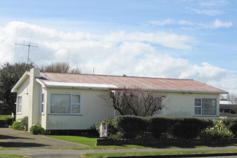 Photo of property in 38 Cornfoot Street, Castlecliff, Whanganui, 4501