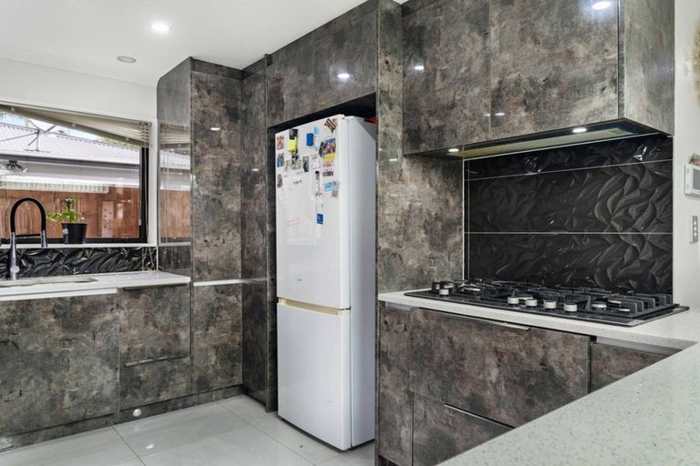 Photo of property in 14b Evans Road, Weymouth, Auckland, 2103